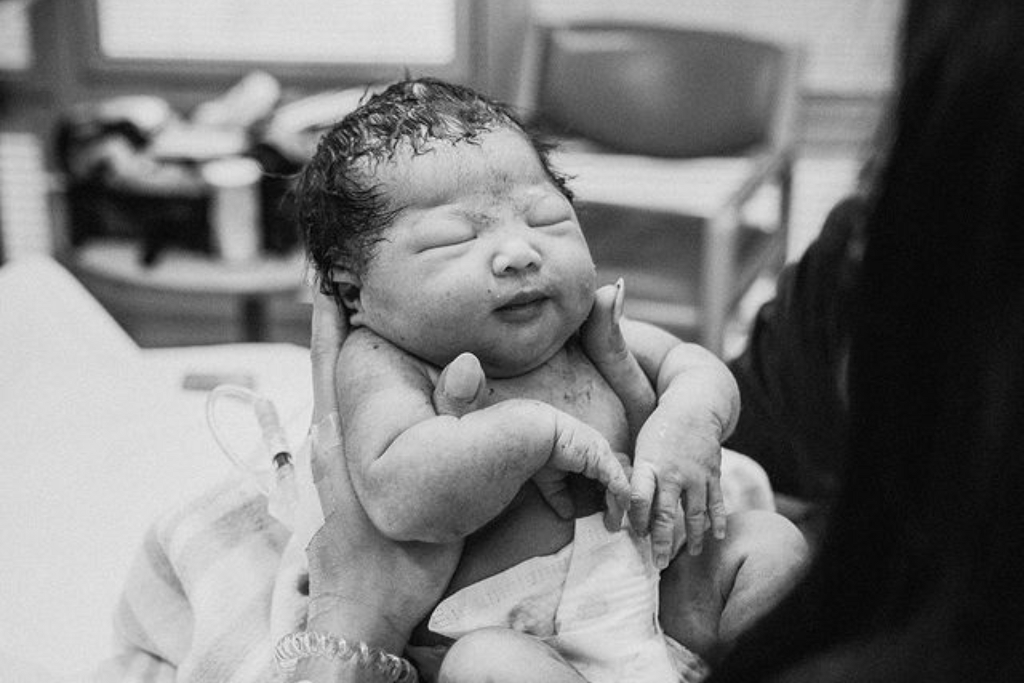 Top Photos to Take Before Leaving the Hospital with Your Newborn Baby